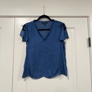 Banana Republic Women's Silky Sleeveless Blouse Blue Size XS‎